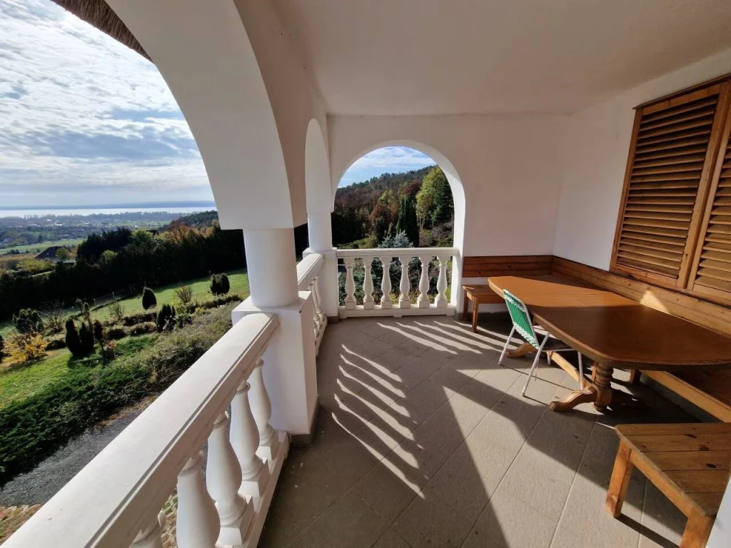Eladó villa, kastély, Balatongyörök