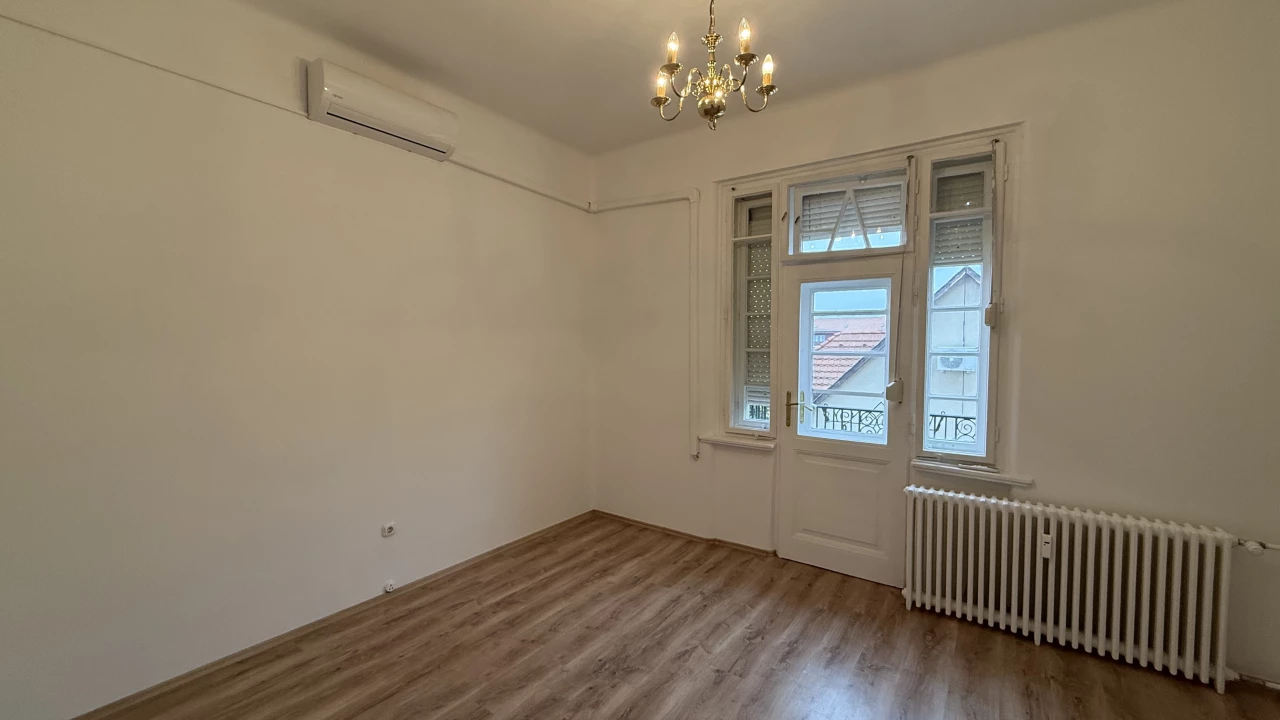 Eladó téglalakás, Debrecen