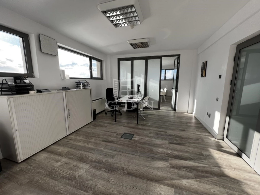 For rent office, office block, Kolozsvár, Iris, Închiriere spațiu de birouri, Cluj