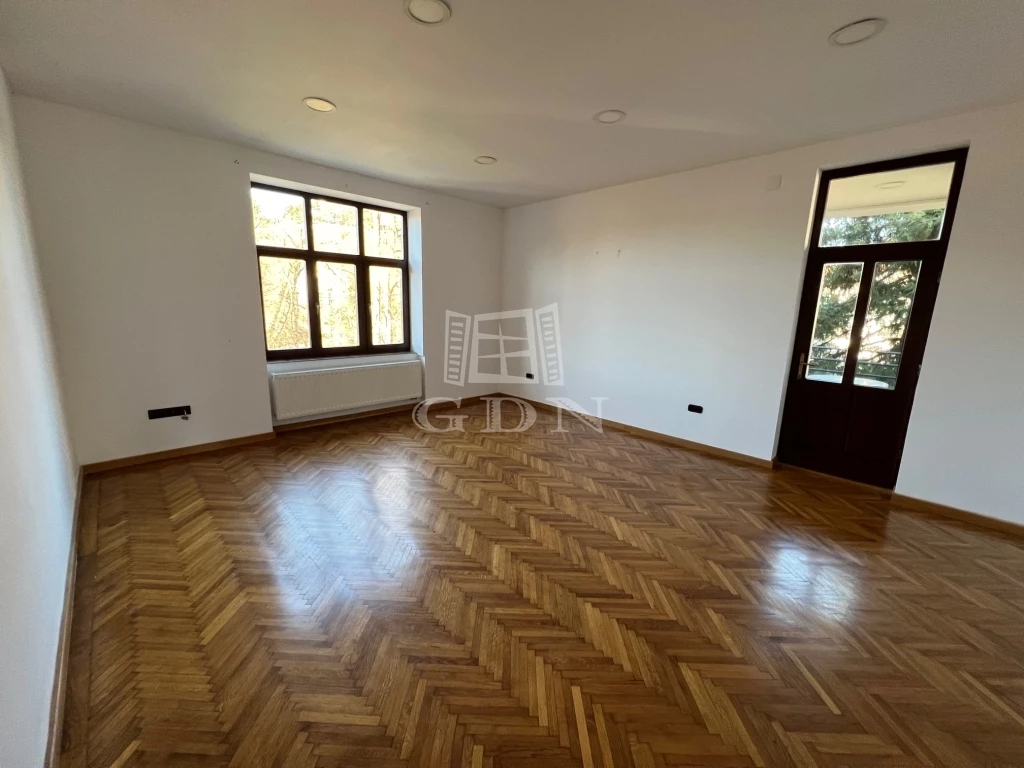 For rent brick flat, Kolozsvár, Central, Ap. 3 camere lângă Parcul Central