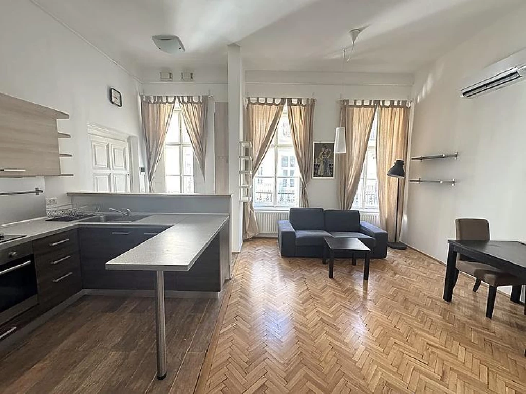 Kiadó téglalakás, Budapest V. kerület, Belváros