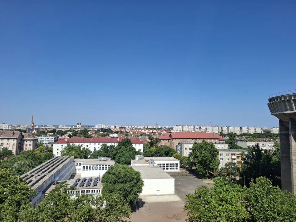 Eladó panellakás, Debrecen