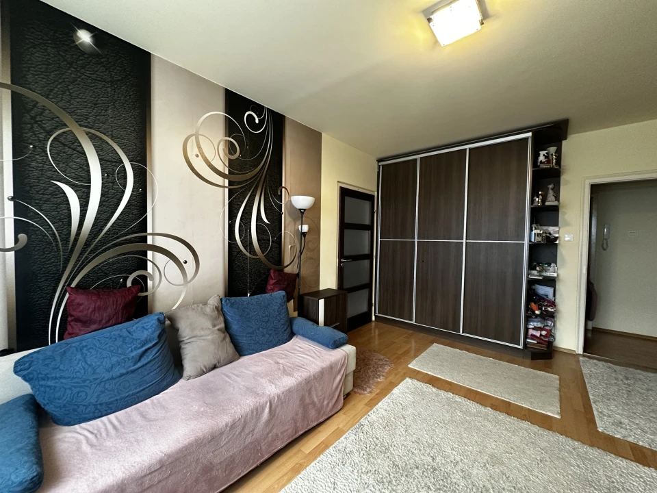 Eladó panellakás, Debrecen