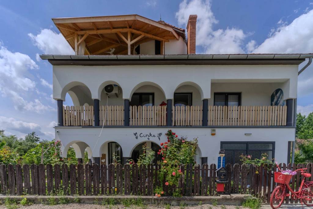 Eladó családi ház – Baja, Duna-part közelében