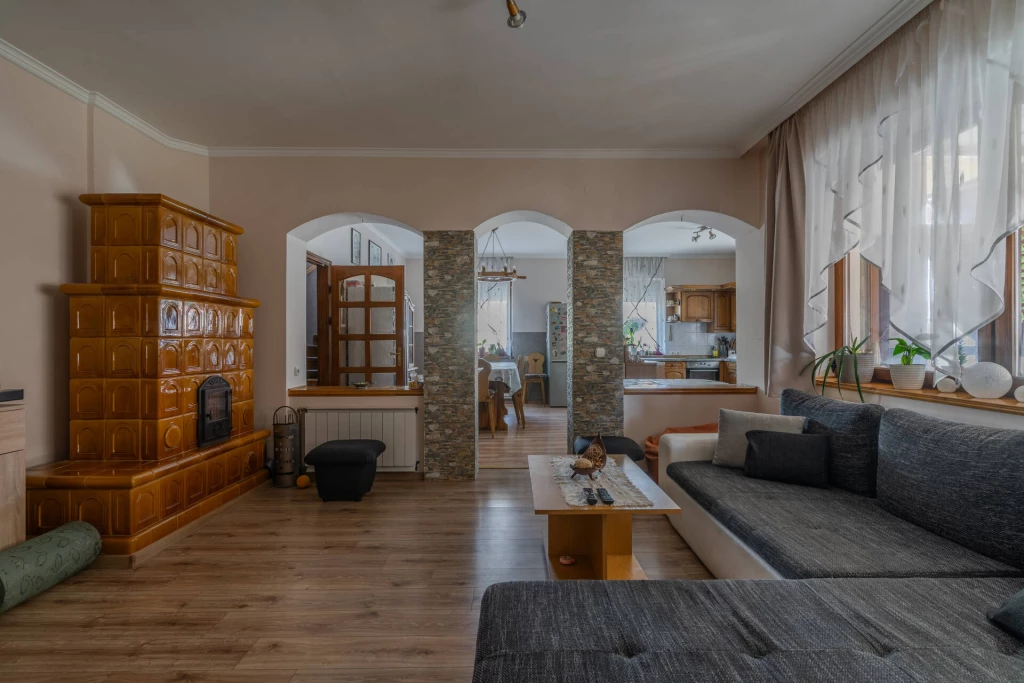 Eladó családi ház, Baja