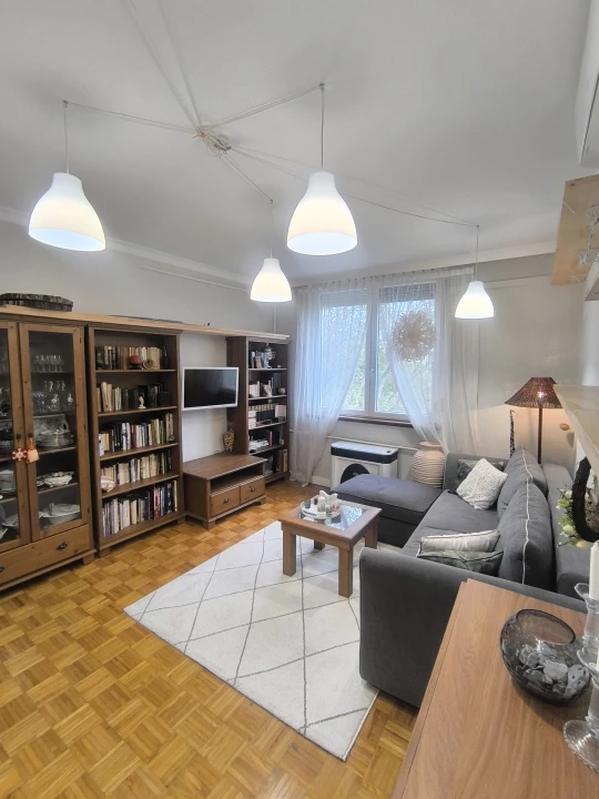 Eladó téglalakás, Szeged, Csörlő utca