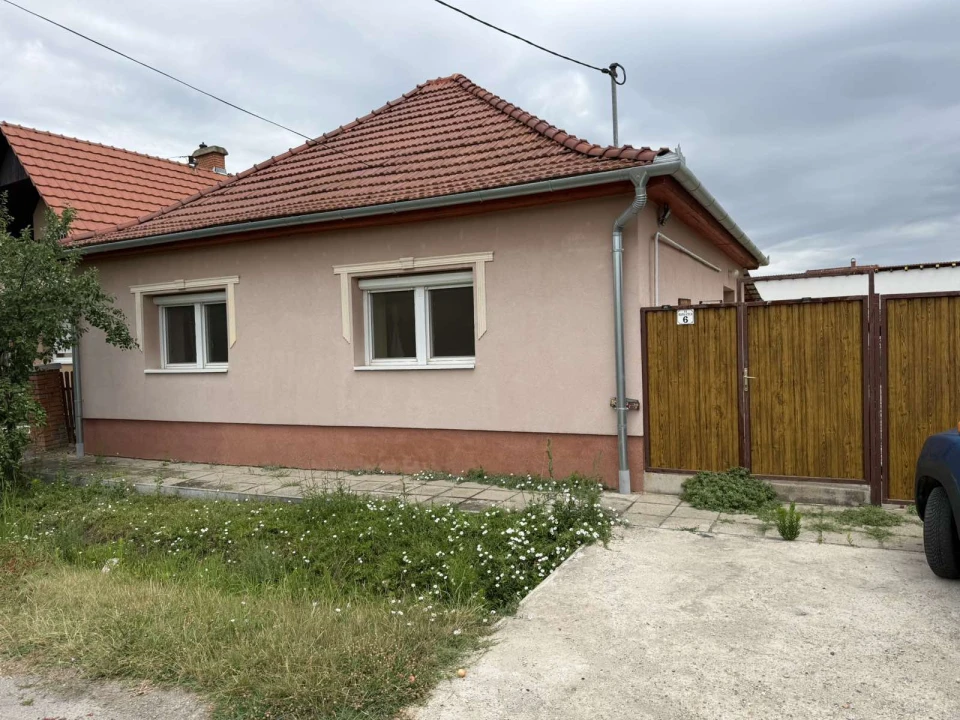 Eladó családi ház, Gyula
