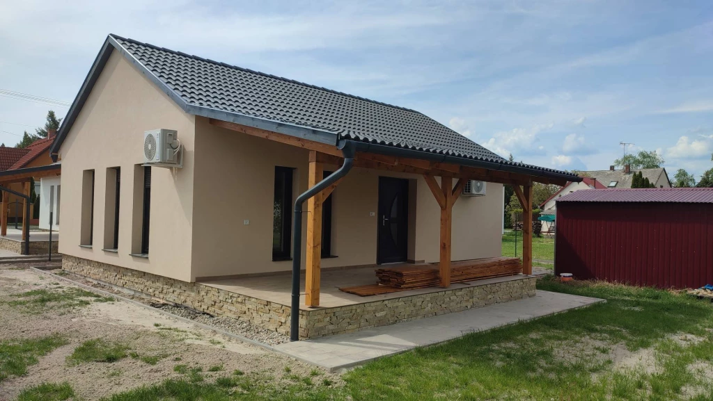 Új építésű családi ház Balatonkersztúron