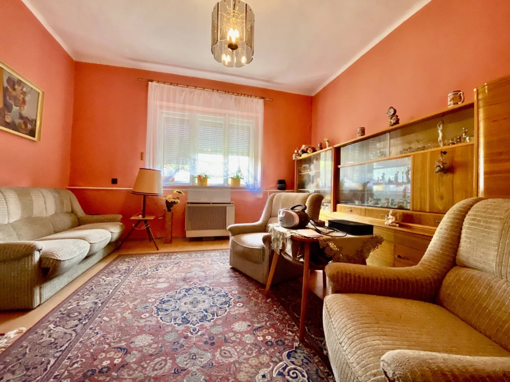 Jó állapotú ház Gyulán a belváros közelében