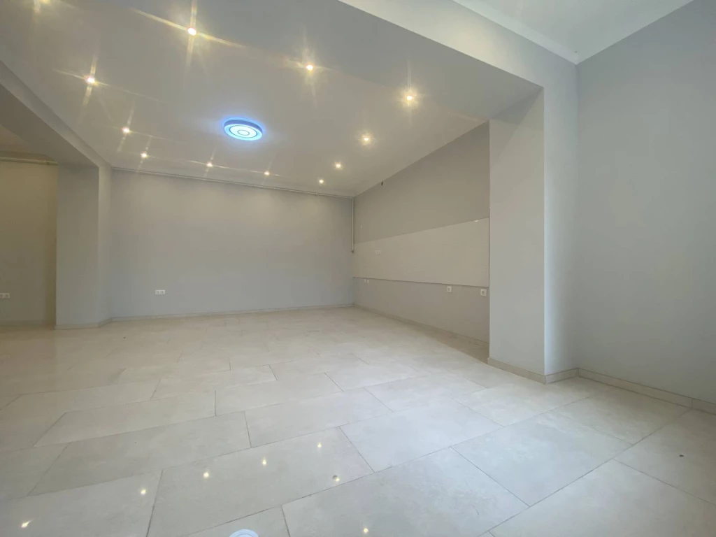 Békéscsaba szivében társasházi lakás saját udvarral