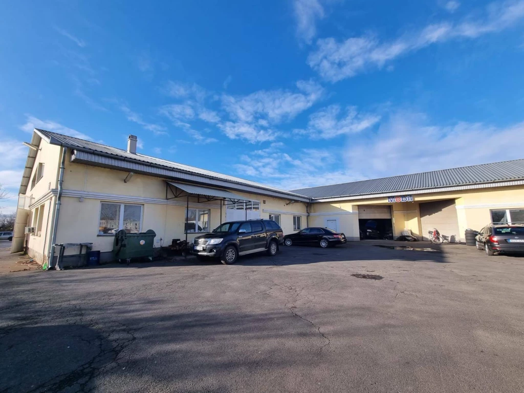 „Modern műhely a jövő tehergépjárműveinek karbantartására.”