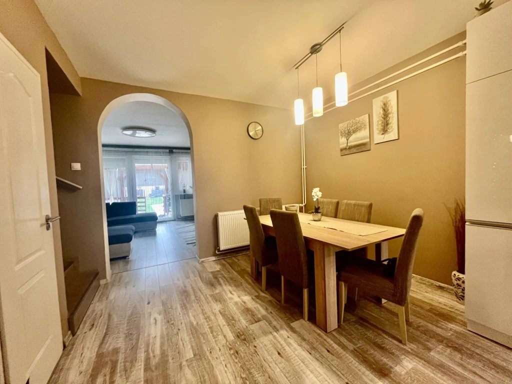 Igényes tágas családi otthon Gyulán a Paradicsomban