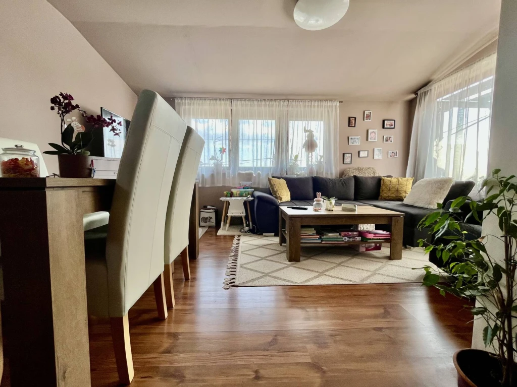 Két generációs családi ház Gyulán a Krinolin kertben