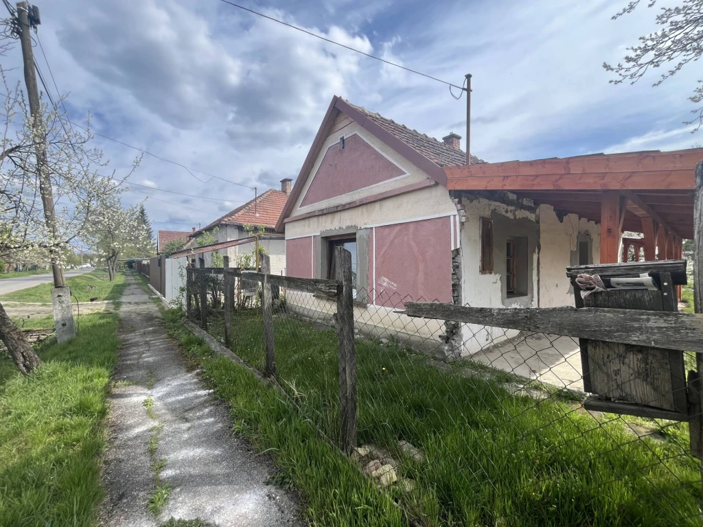 Felújítandó parasztház Békésen
