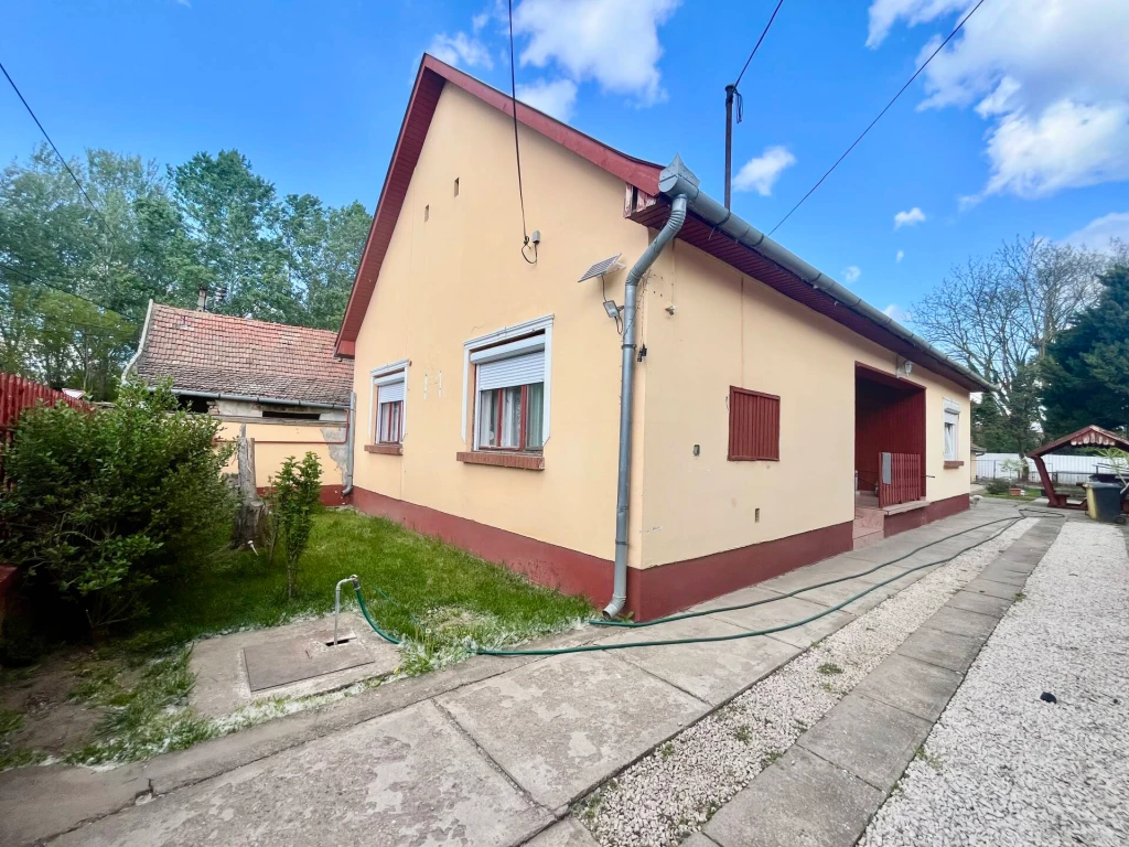 Jó állapotú családi ház Eleken