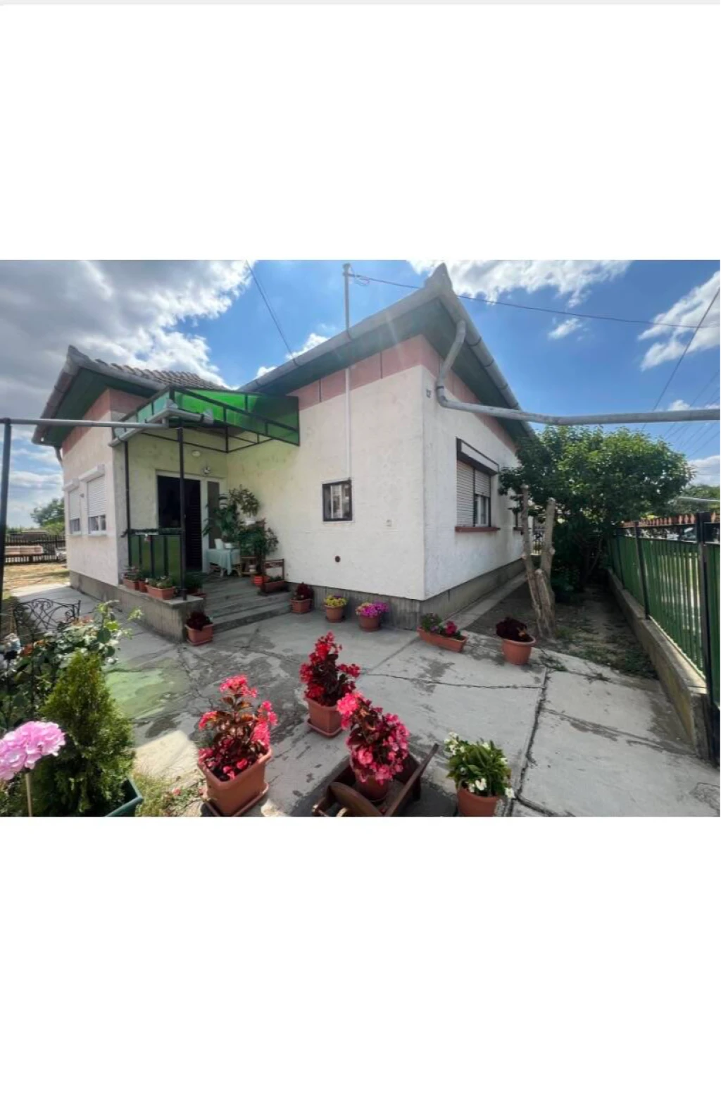 Körösladány csendes részén, gondozott családi ház eladó – tágas telek, kiváló állapot