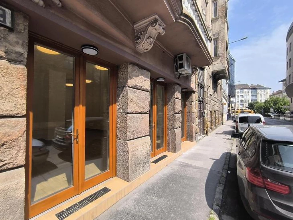 Eladó üzlet, Budapest II. kerület, Országút