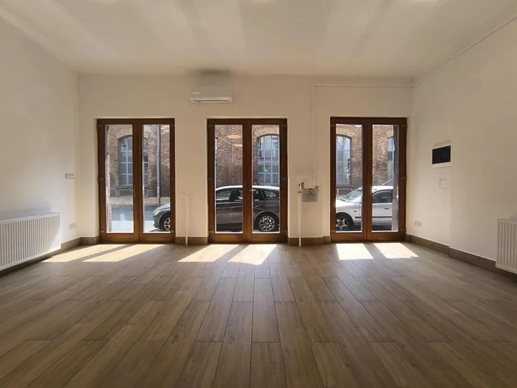 For sale store, Budapest II. kerület, Országút