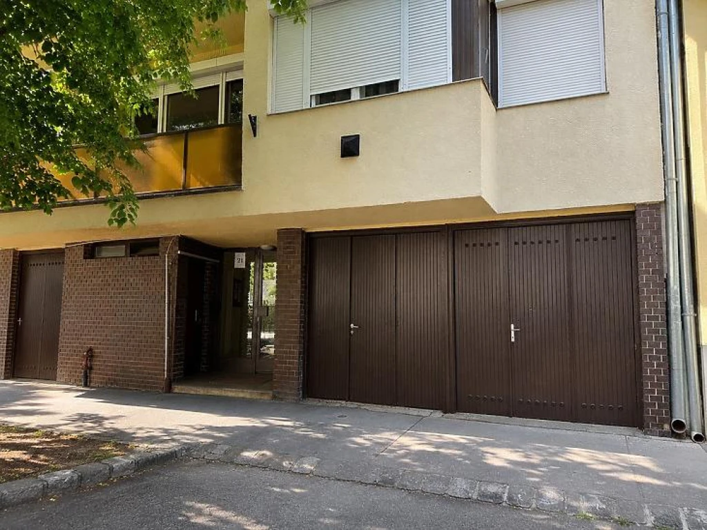 c3-2-name c2-74-name, Budapest II. kerület, Víziváros II. ker