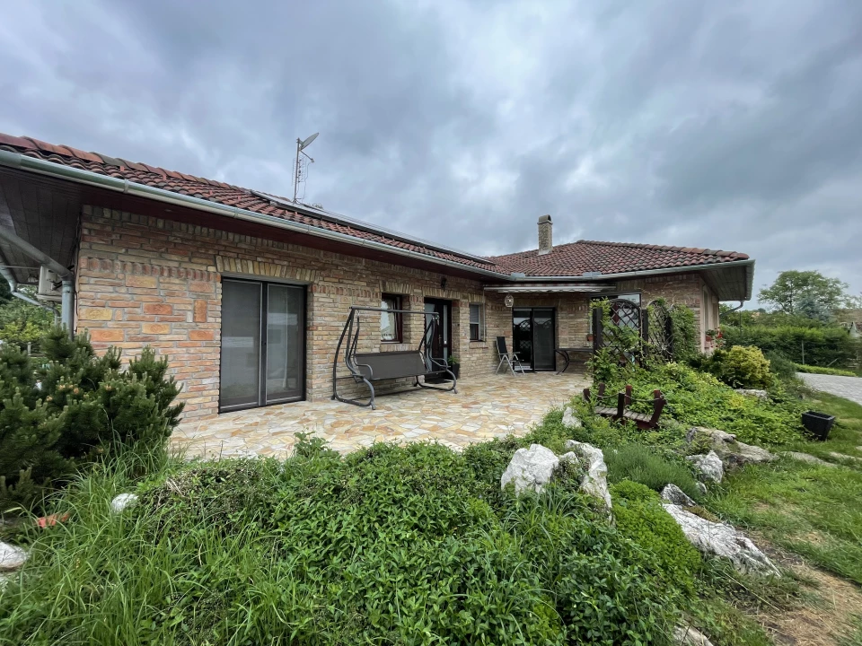 Eladó családi ház, Csömör