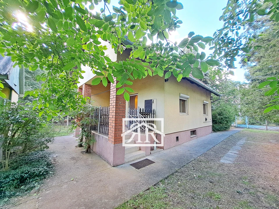 Eladó hétvégi ház, Szeged
