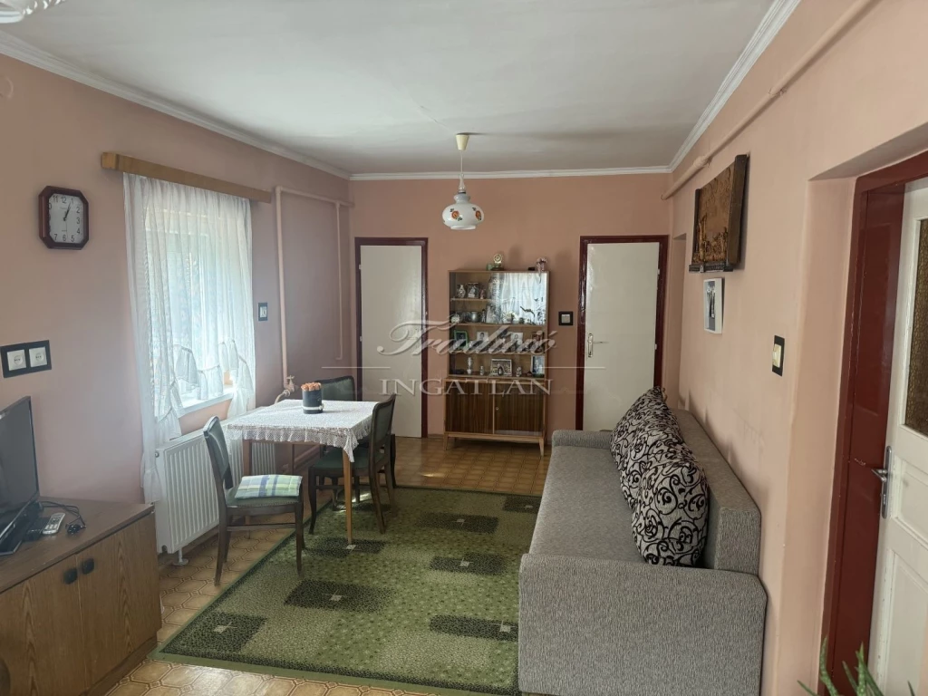 For sale house, Szerecseny