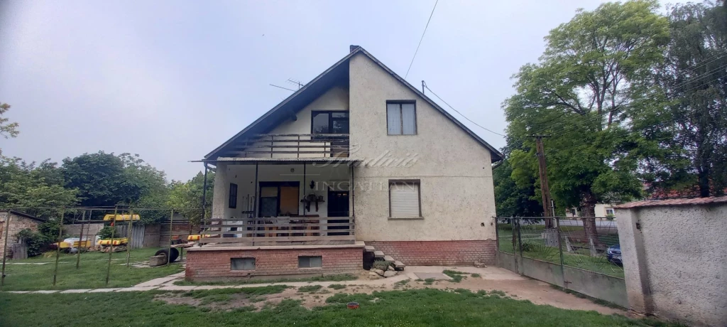Eladó 80 m2 családi ház, Öttevény