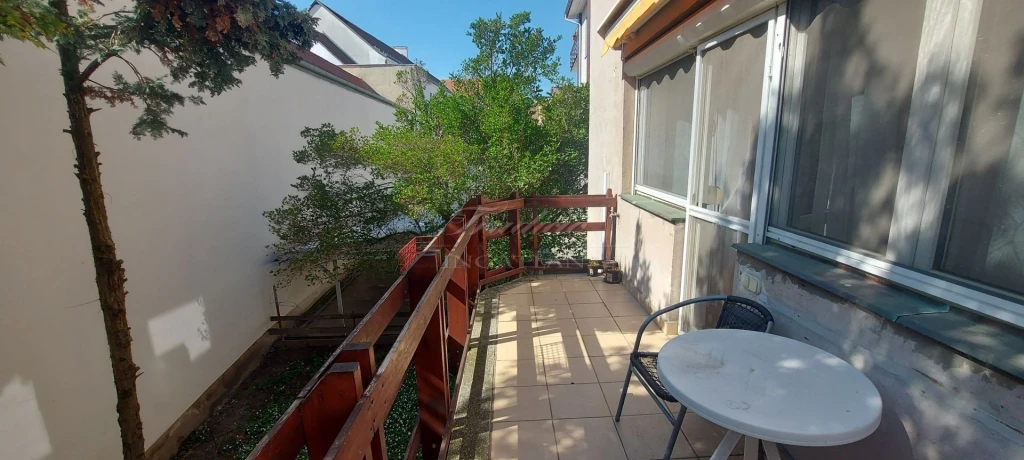 Eladó 129 m2 tégla lakás, Győr