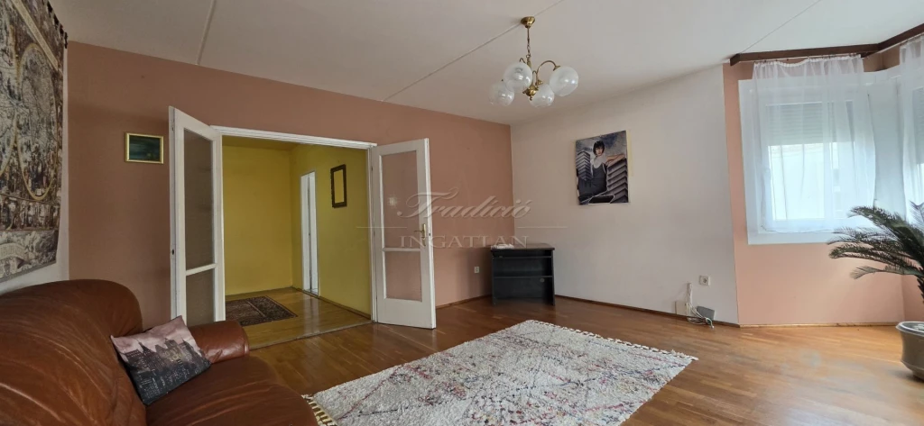 Kiadó 64 m2 tégla lakás, Győr