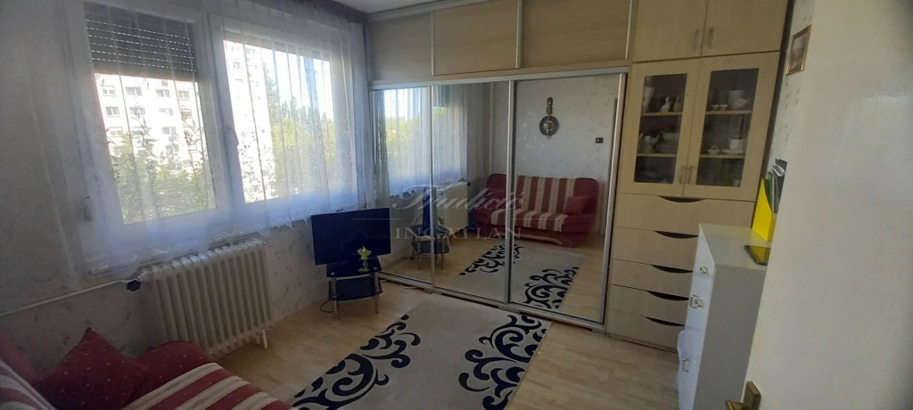 62 M2, 1 + 2 szoba, hall, azonnal költözhető. 44.9 M Ft!