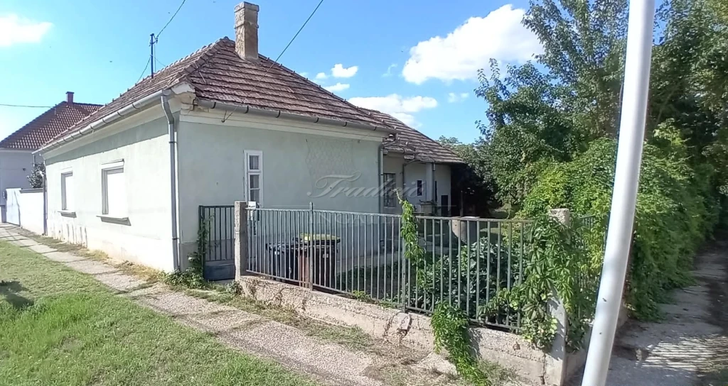 Eladó 92 m2 családi ház, Mosonszentmiklós