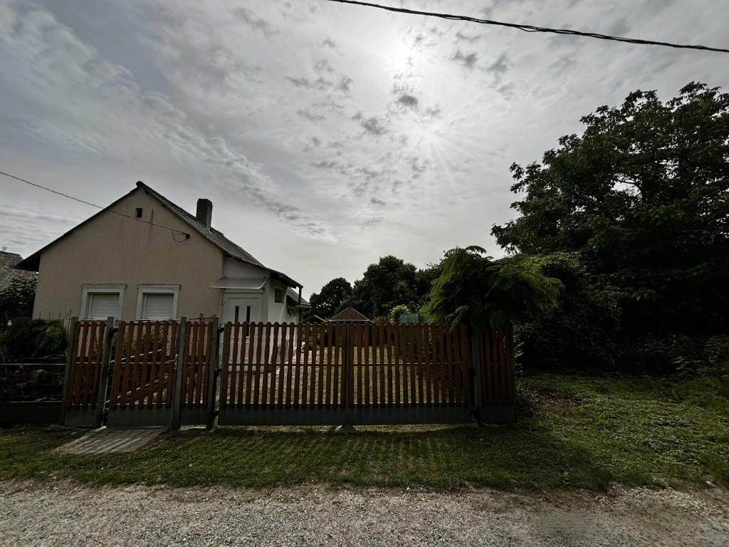 For sale house with a garden, Nagykanizsa, Cserfő