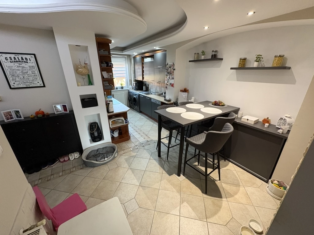 Sürgősen!Eladó napfényes, modern lakás a népszerű Smaragd Lakóparkban – Nagykanizsa, Északkeleti városrész!