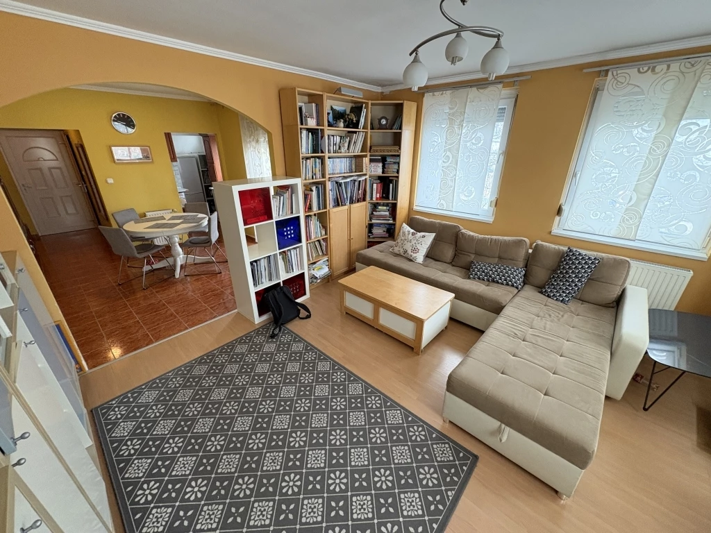 Világos, erkélyes otthon Nagykanizsa szívében – költözhető állapotban!