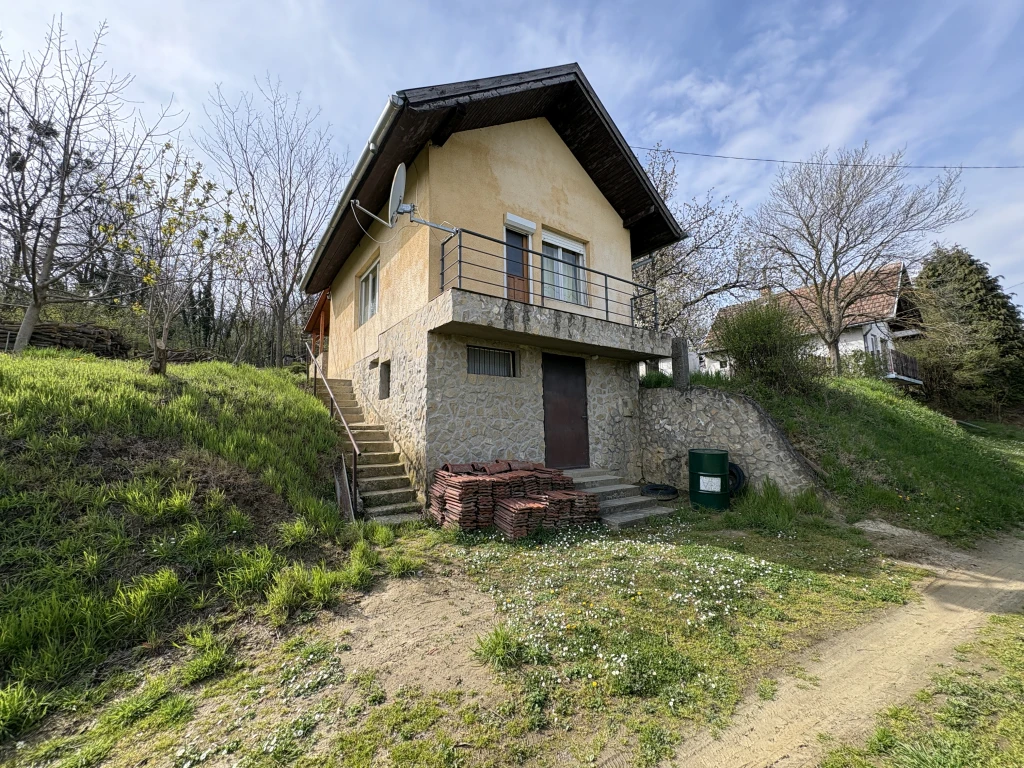 Exkluzív panoráma és zavartalan nyugalom a Homokkomáromi hegyen