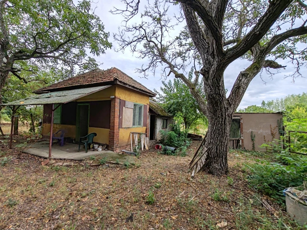 Eladó 2500 m2 zártkert, Csongrád