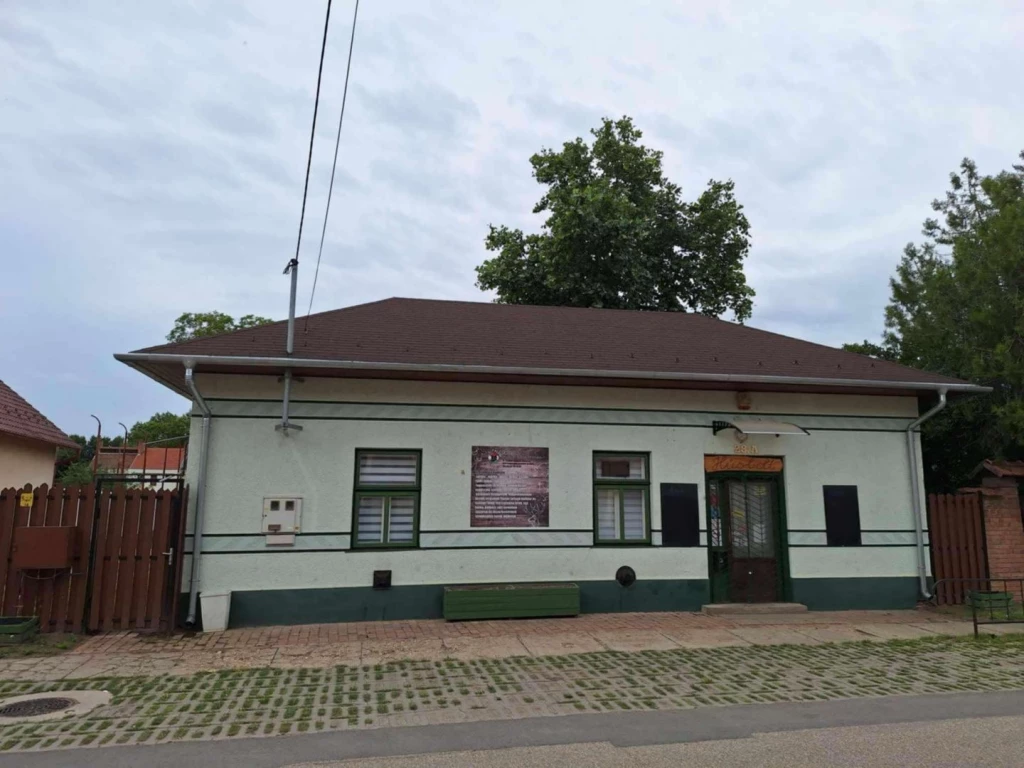 For sale store, Csanytelek