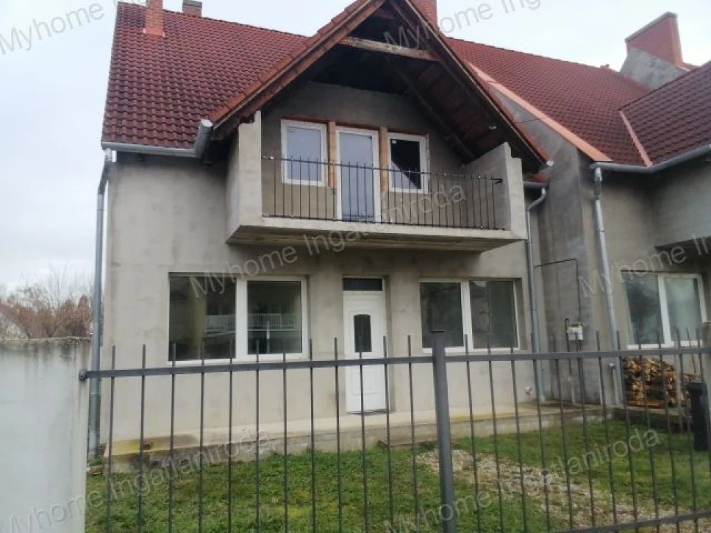 Sorházi ingatlan a Keszthely Libás strandhoz közel