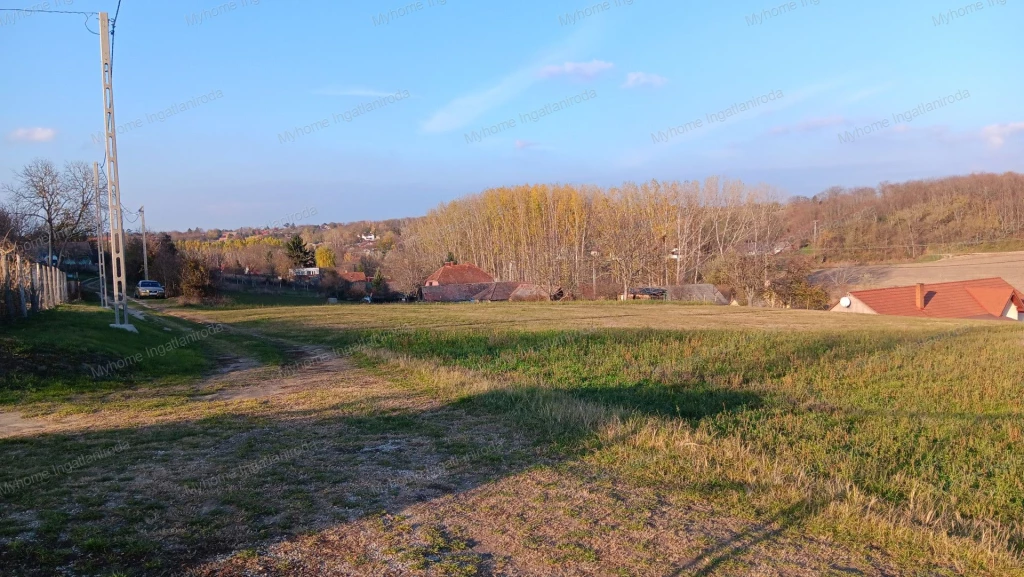 Eladó építési telek Nagyberényben – Siófoktól 15 km távolságra, 983 m², kiváló adottságokkal!
