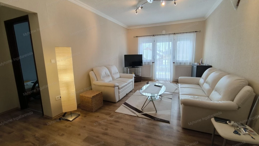 Eladó téglalakás, Keszthely, Belváros