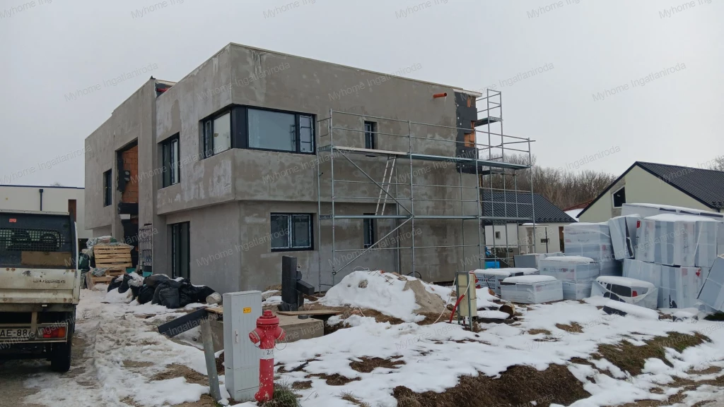 Siófok Sóstó Sáfrány utca Újépítésű 6 lakásos társasház