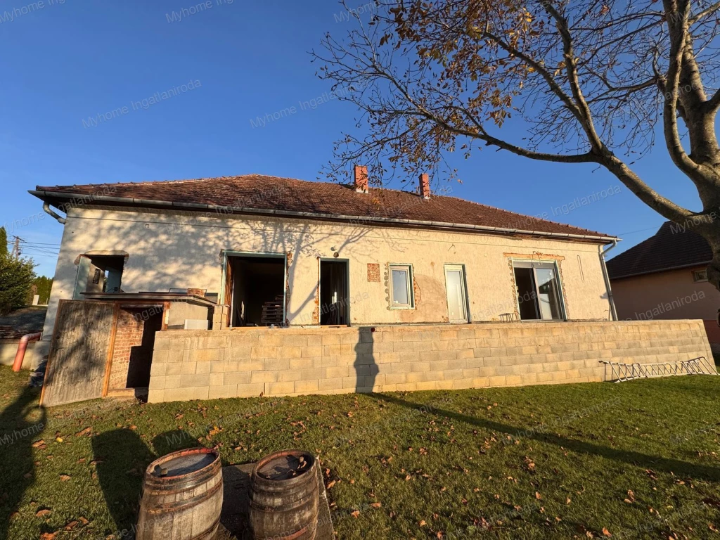 Eladó két lakásos társasház gyönyörű Zalai-dombság panorámájával!