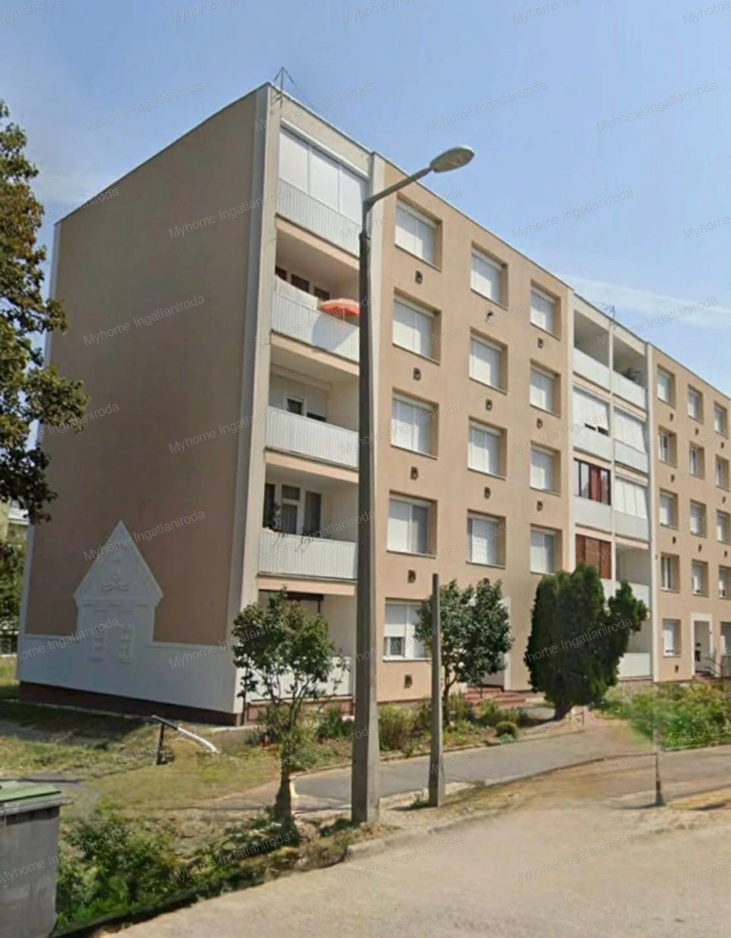 Déli fekvésű, karbantartott, 50 m²-es, 2 szobás lakás eladó Zalaegerszeg-Kertvárosban - szigetelt társasházban!