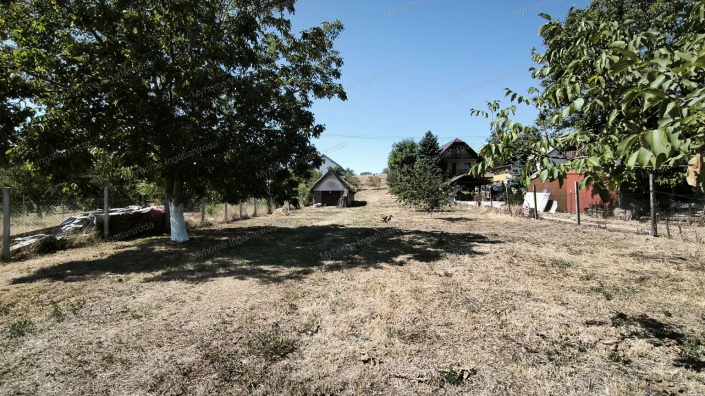 Nagy telek, nagy lehetőség= Balatongyörökön