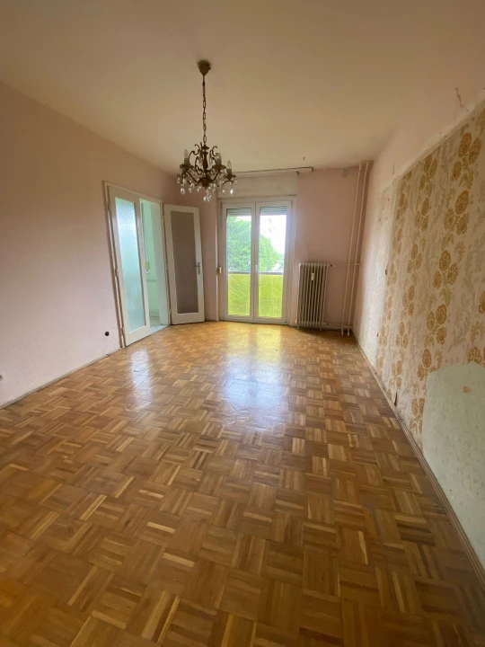 Eladó panellakás, Székesfehérvár