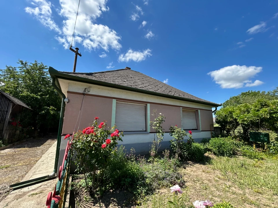 For sale house, Úrhida