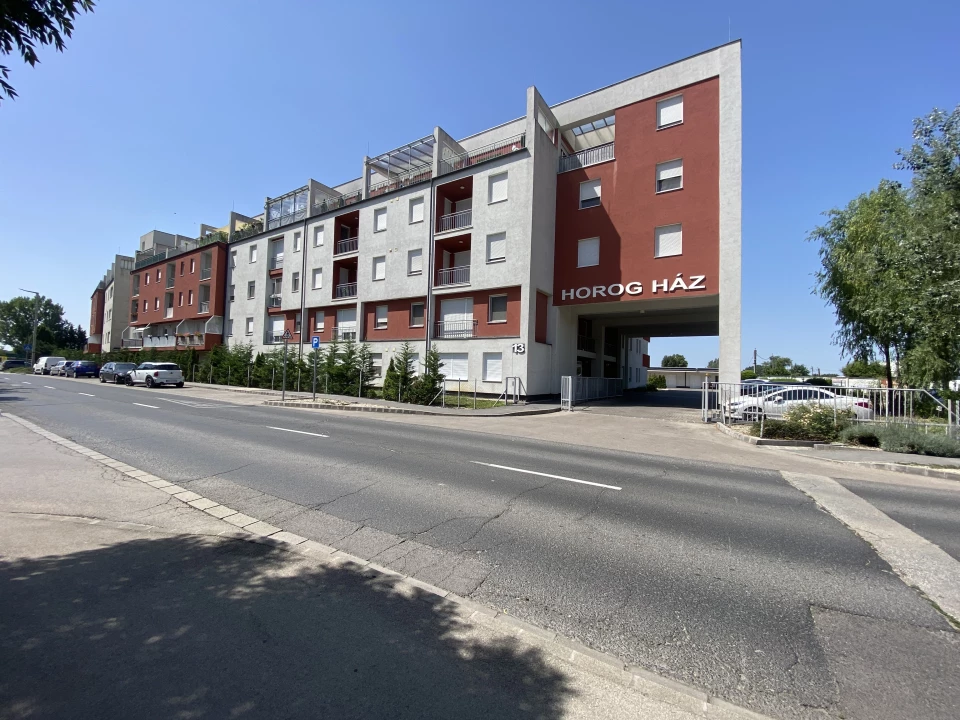 For rent brick flat, Székesfehérvár