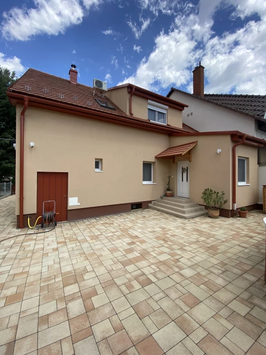 c3-1-name c2-2-name, Székesfehérvár