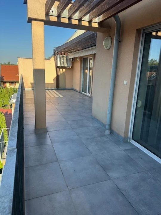 Eladó téglalakás, Székesfehérvár