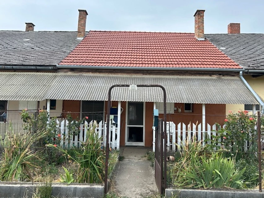 Eladó sorház, Polgárdi